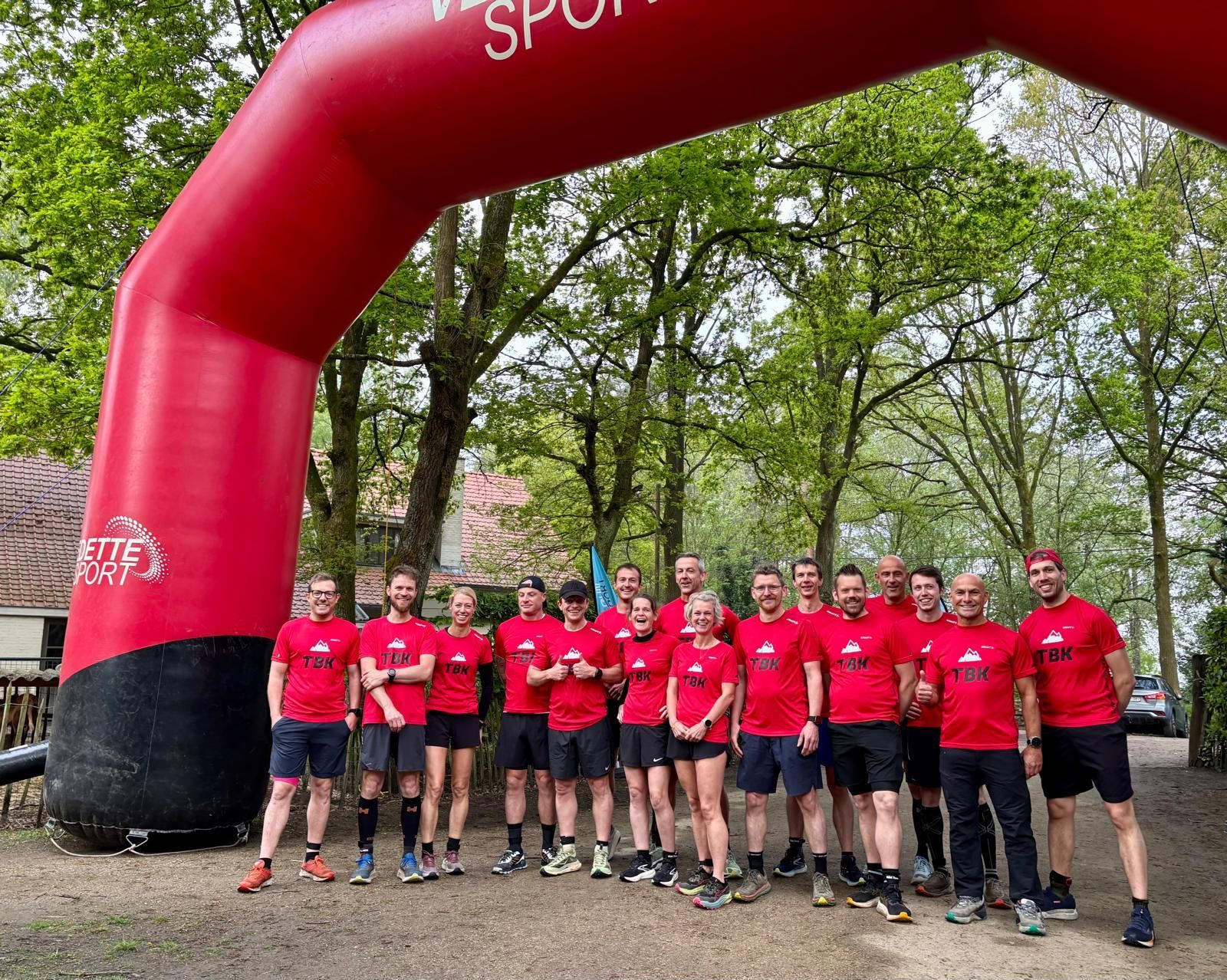 Legends Backyard Belgium – TBK kleurt Retie in’t rood